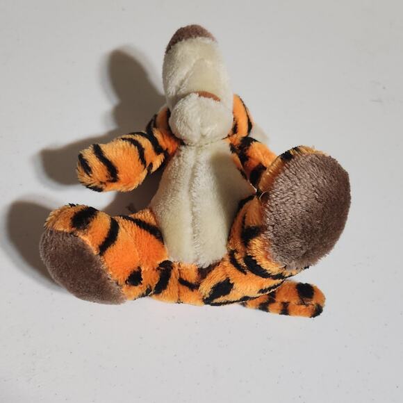 Vintage Tigger 8in tall plush - Picture 6 of 6